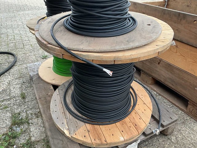 Gemengde batchkabels op spoel - afbeelding 4 van  7
