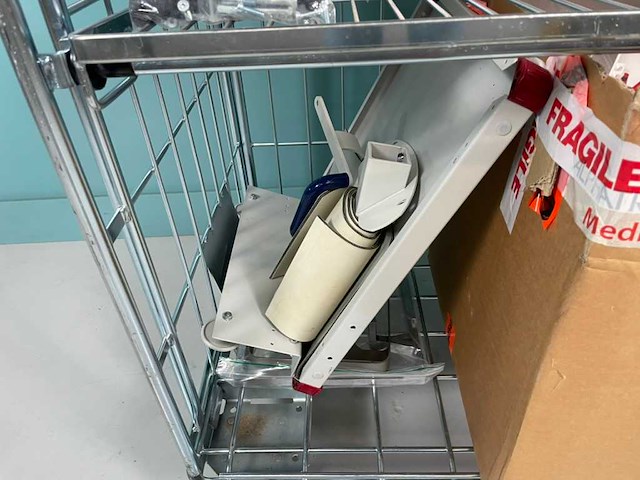 Gemengde hoeveelheid reserveonderdelen - afbeelding 2 van  7