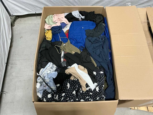 Gemengde mix kleding - 3 pallets grote kleding mix (1300x) - afbeelding 45 van  70