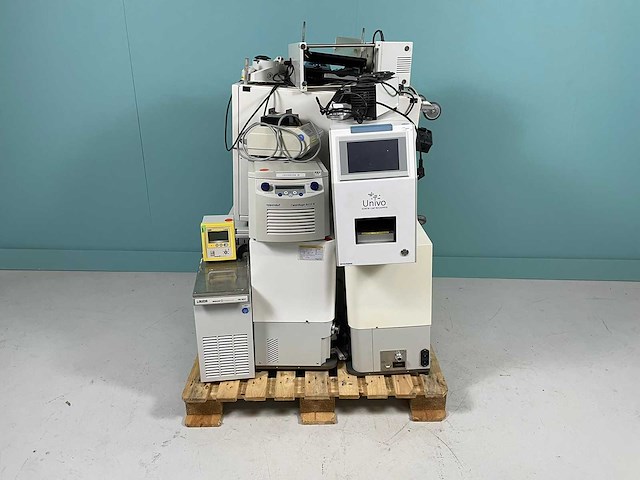 Gemengde partij - diverse laboratoriumapparatuur - afbeelding 1 van  8