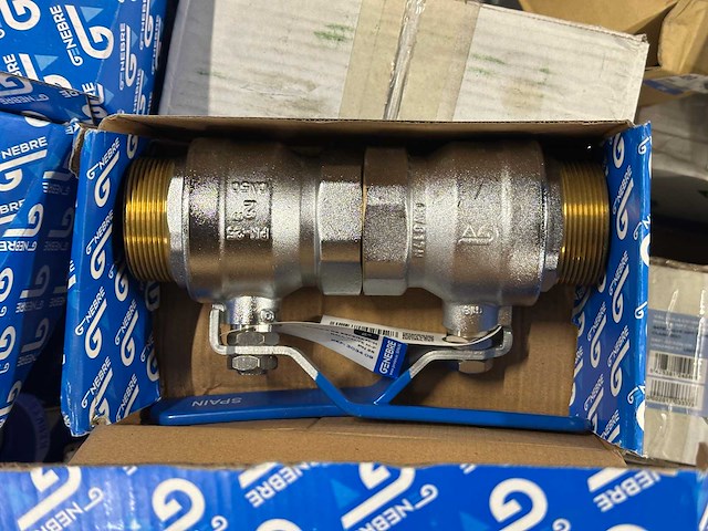 Genebre - partij industriële afsluiters & flowmeters - afbeelding 2 van  10