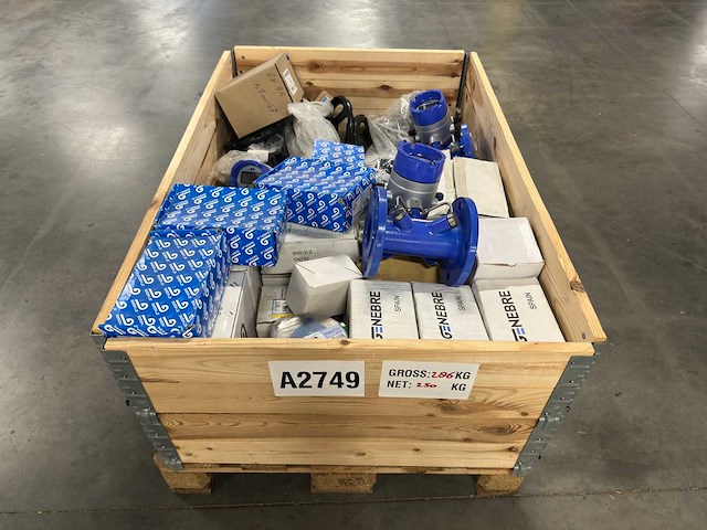 Genebre - partij industriële afsluiters & flowmeters - afbeelding 1 van  10