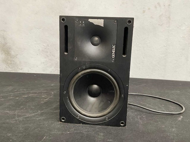 Genelec 1031a studio monitor - afbeelding 2 van  3