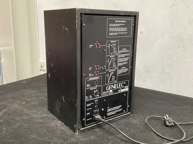 Genelec 1032a studio monitor - afbeelding 3 van  3