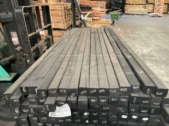 Genen tuinpaal zwart geïmpregneerd - 270x6,8x6,8 cm (35x) - afbeelding 2 van  3