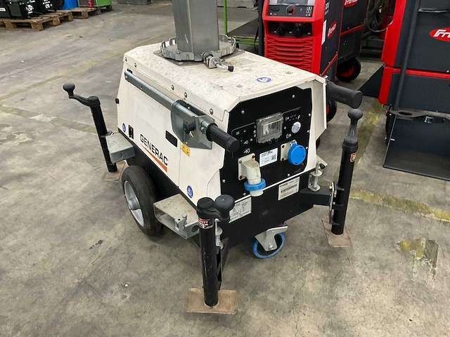 Generac link t3 ufo mobiele bouwlamp - afbeelding 1 van  10
