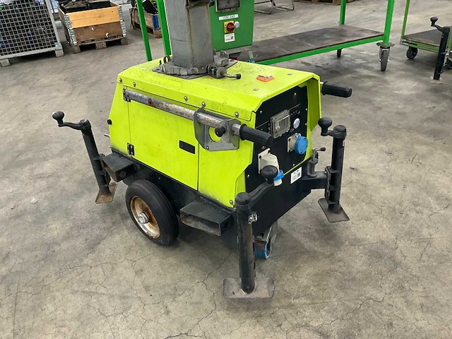 Generac link t3 ufo mobiele bouwlamp - afbeelding 1 van  9