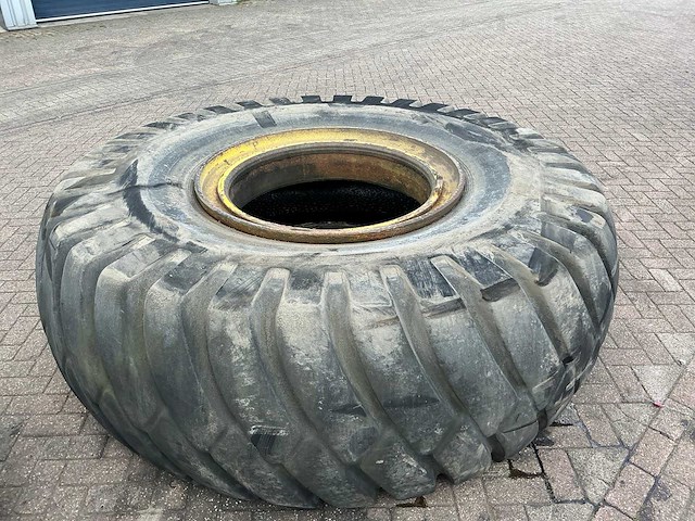 General 33.5-33 band met velg (2x) - afbeelding 6 van  11