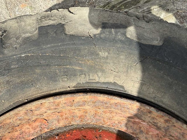 General loader - lug - band 10-16.5 nhs - afbeelding 5 van  8