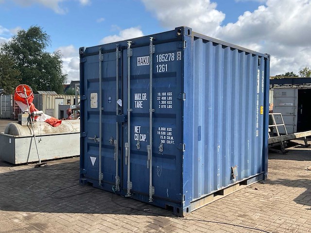 Generator in zeecontainer - afbeelding 1 van  9