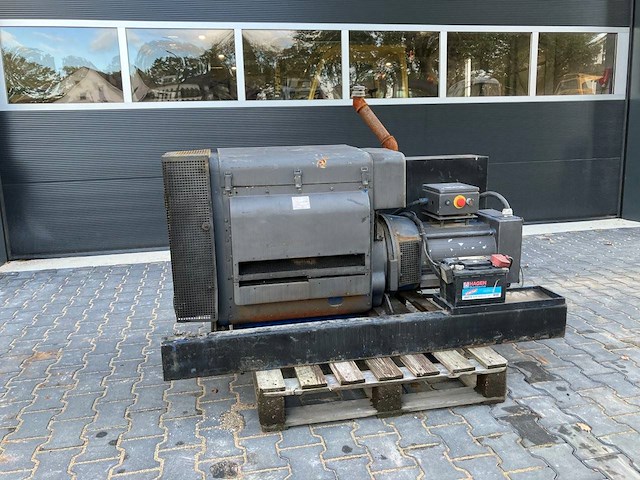 Generator moes diesel hsst 3-10-4 diesel 2010 37kva - afbeelding 1 van  1