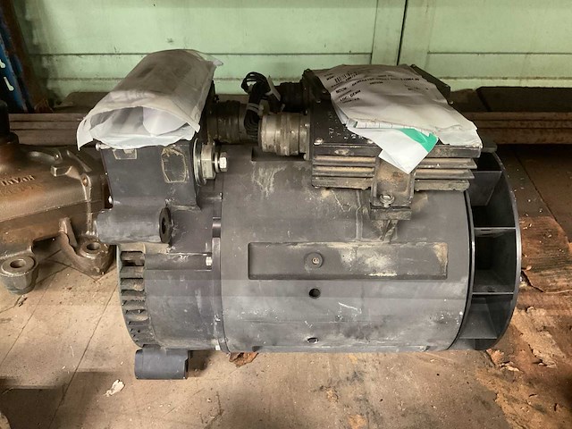 Generator - afbeelding 2 van  3