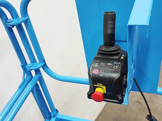 Genie - 1999 - gs-3246 - hoogwerker - afbeelding 2 van  11