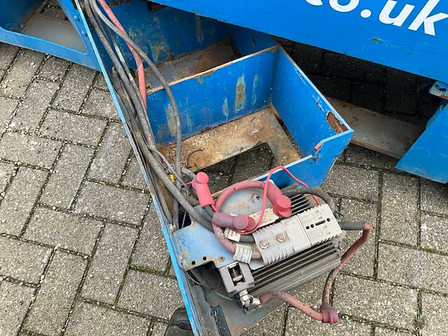 Genie en haulotte partij hoogwerkers - afbeelding 14 van  24