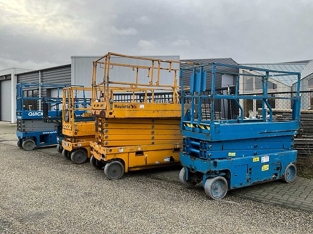 Genie en haulotte partij hoogwerkers - afbeelding 12 van  24