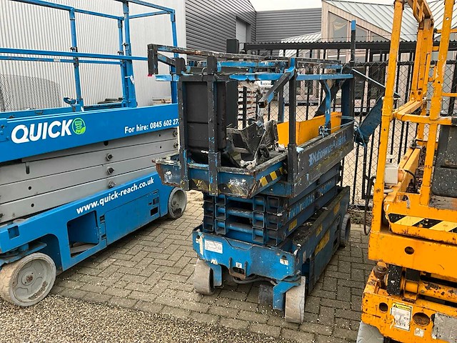 Genie en haulotte partij hoogwerkers - afbeelding 20 van  24