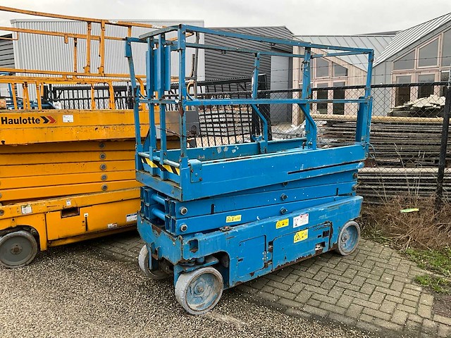 Genie en haulotte partij hoogwerkers - afbeelding 23 van  24