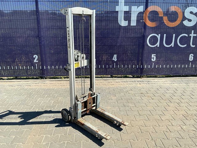 Genie gl-3 goederenlift - afbeelding 2 van  8