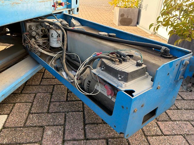 Genie gs-2046 - 2002 - schaarlift - hoogwerker - afbeelding 13 van  15