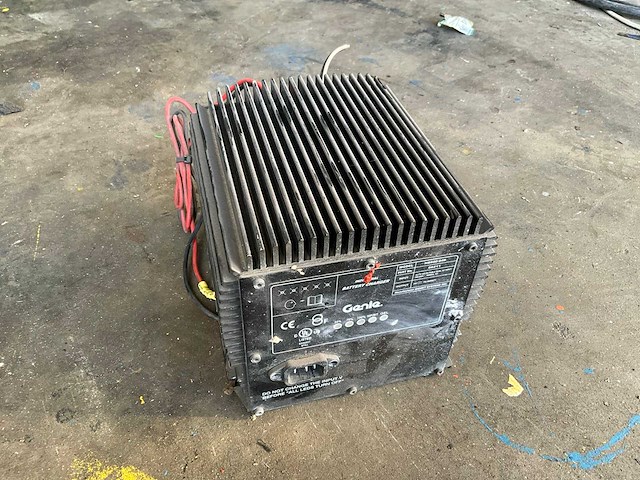 Genie hb600-24b acculader - afbeelding 1 van  3