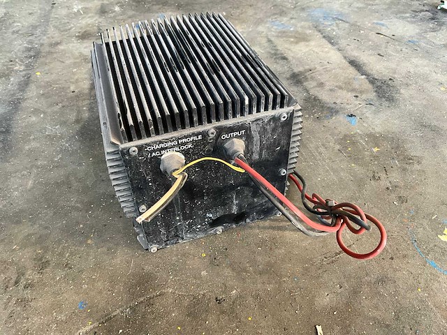 Genie hb600-24b acculader - afbeelding 3 van  3