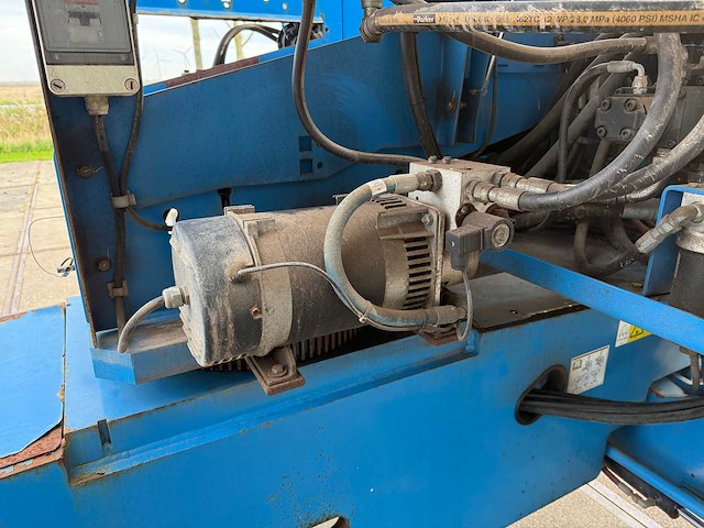 Genie s45 trax telescoophoogwerker - afbeelding 9 van  10