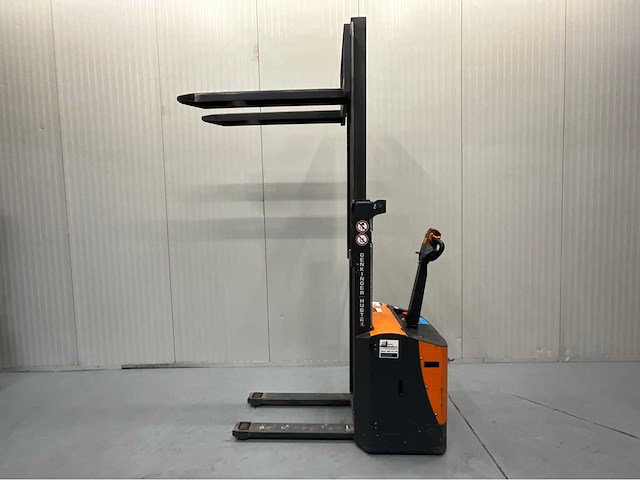 Genkinger - efg-18 - stapelaar - acculader - 634 uur - 2.46m - afbeelding 10 van  17