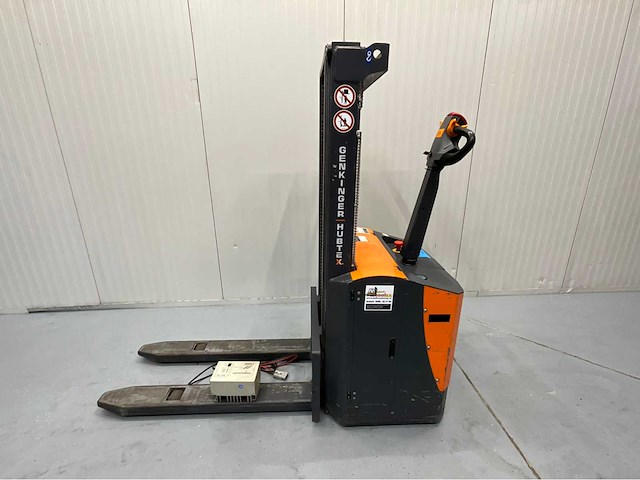 Genkinger - efg-18 - stapelaar - acculader - 634 uur - 2.46m - afbeelding 11 van  17