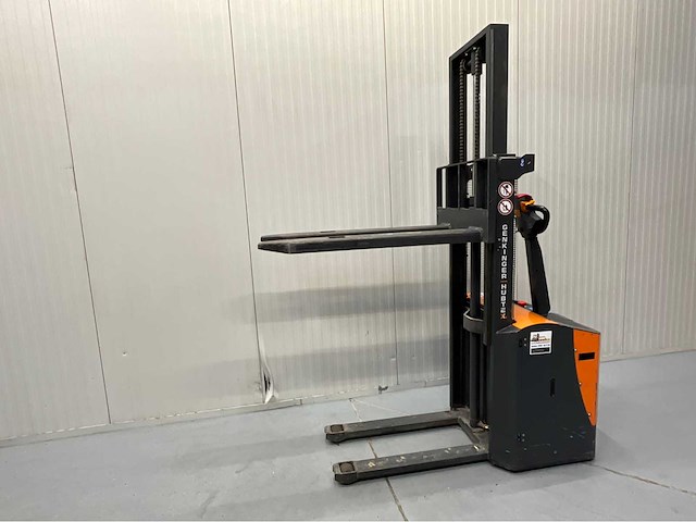 Genkinger - efg-18 - stapelaar - acculader - 634 uur - 2.46m - afbeelding 13 van  17