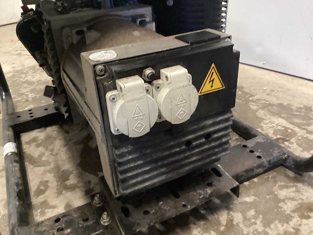 Genmac 5000r noodstroomaggregaat - afbeelding 4 van  9