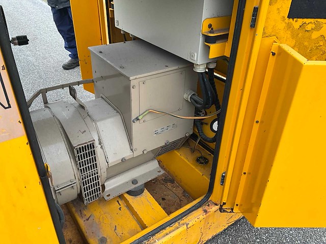 Genpower stroomgenerator 72 kva - afbeelding 14 van  18