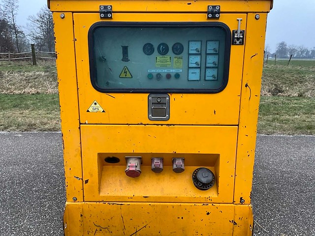 Genpower stroomgenerator 72 kva - afbeelding 8 van  18