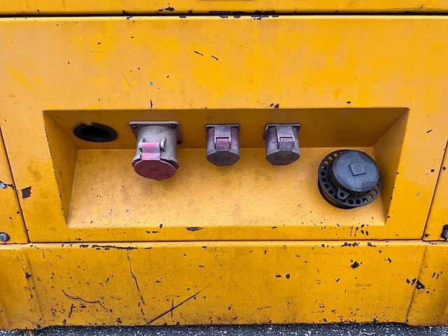 Genpower stroomgenerator 72 kva - afbeelding 9 van  18