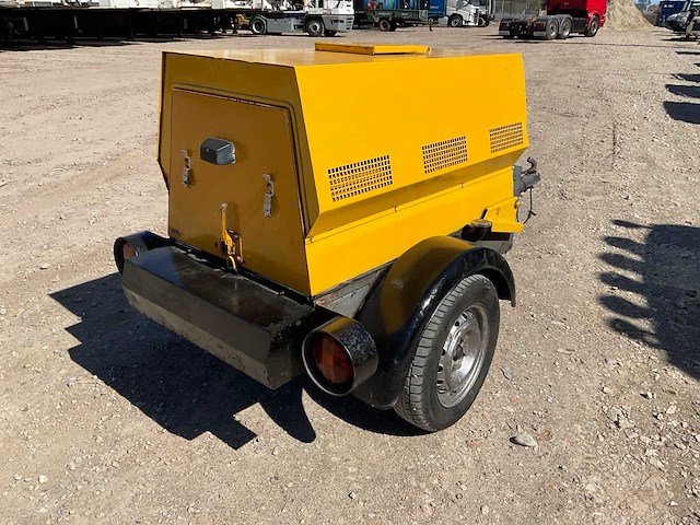 Genset noodstroomaggregaat op aanhanger - afbeelding 2 van  7
