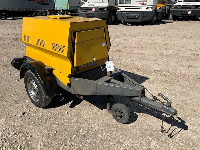 Genset noodstroomaggregaat op aanhanger - afbeelding 3 van  7