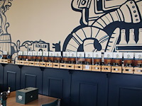 Genummerde tafelgarnituur met peper en zout stel. 1-17.