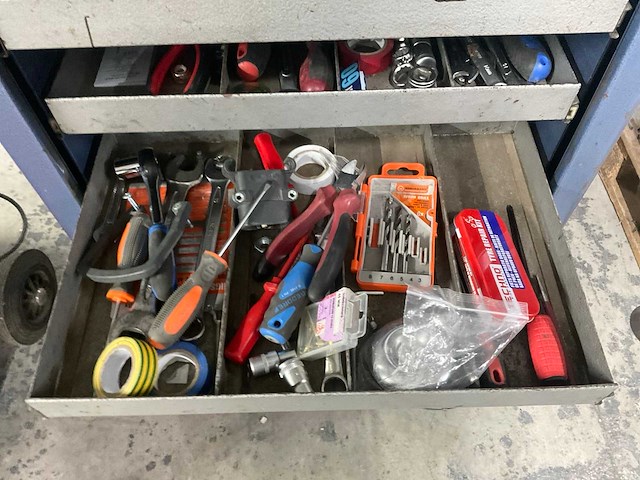 Geodore gereedschapswagen met inhoud - afbeelding 9 van  10