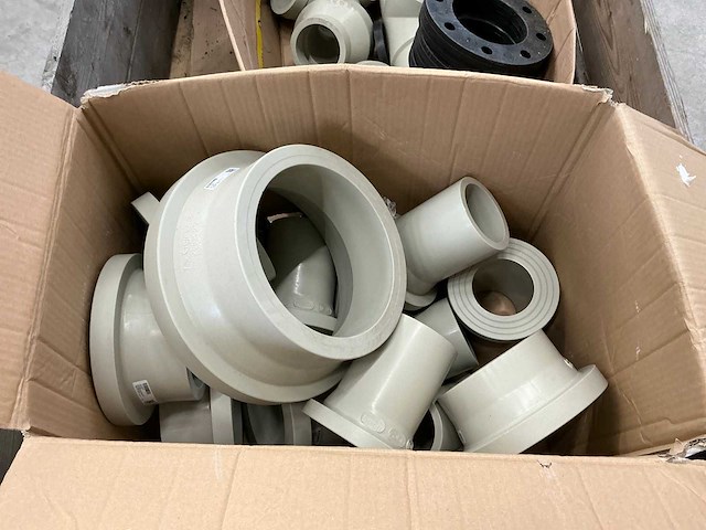 Georg fischer en agru diverse bochten en moffen - afbeelding 3 van  9