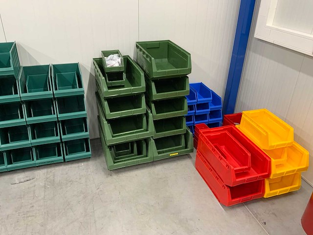 George utz / manutan / etc. kunststof magazijnbak (98x) - afbeelding 1 van  8