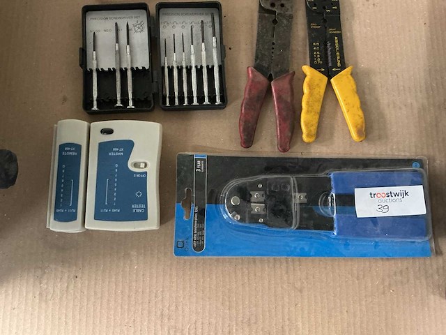 Gereedschap en accessoires voor netwerkinstalatie en electronica - afbeelding 4 van  5