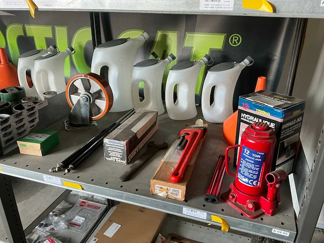 Gereedschap en divers - afbeelding 1 van  6