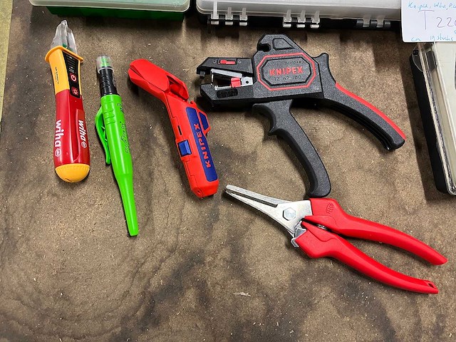 Gereedschap en toebehoren (o.a. knipex, wiha, wolfcraft) (19x) - afbeelding 2 van  7