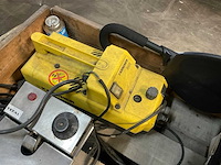 Gereedschap hogedrukspuit, kachel, frituurpan - afbeelding 5 van  5