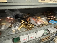 Gereedschap kast met installatiemateriaal - afbeelding 2 van  18