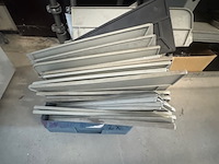 Gereedschap kast met installatiemateriaal - afbeelding 10 van  18