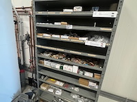 Gereedschap kast met installatiemateriaal - afbeelding 1 van  18