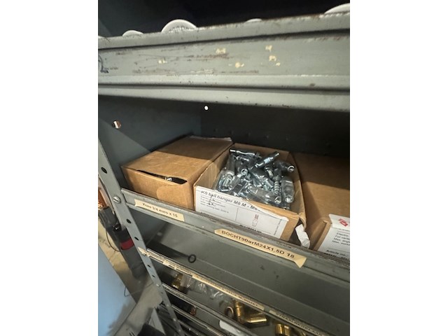 Gereedschap kast met installatiemateriaal - afbeelding 15 van  18