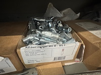 Gereedschap kast met installatiemateriaal - afbeelding 16 van  18