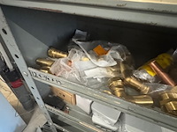 Gereedschap kast met installatiemateriaal - afbeelding 17 van  18