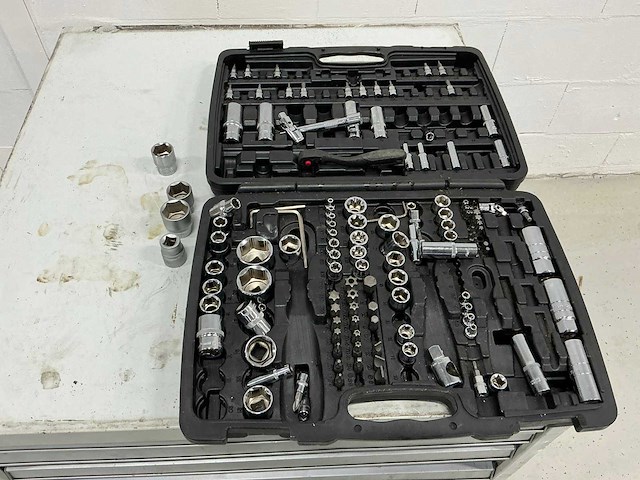 Gereedschap lade kast met inhoud - afbeelding 2 van  9